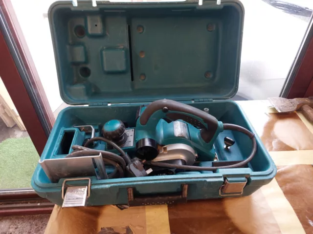 Makita KP0810C 240v Planer with Constant Speed Control Havy Duty