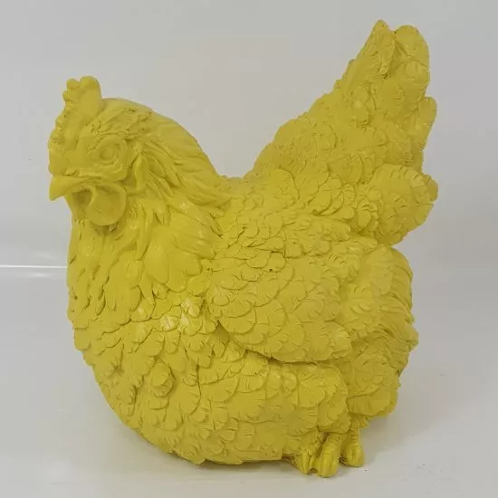 Un Assise Poule En Jaune Animal / Figurine Décorative En Résine Synthétique 4494