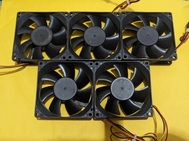 5 x Akasa DFS802512M 3 Pin Desktop 12V 1.3W PC Case Cooling Fan Sleeve Bearing(3