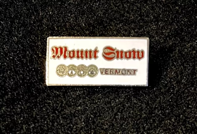 MOUNT SNOW Vintage Skiing Ski Pin Badge VERMONT Resort Souvenir Travel Lapel