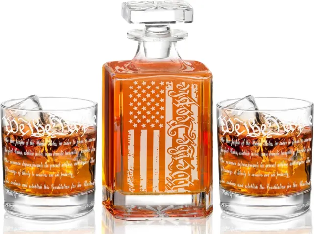 YJGS Decantador de Whisky Grabado We the People Bandera Americana Set con 2 G