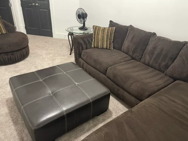 Sectional Set With Accent Chair, Ottoman, Side Table, And Lamp.