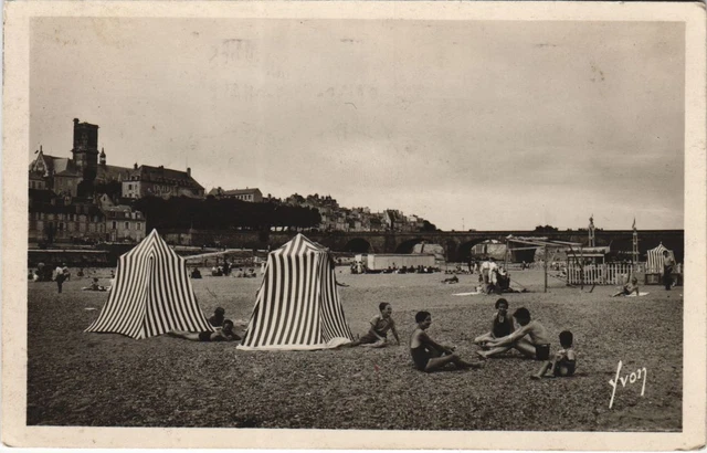 CPA NEVERS La plage (989379)