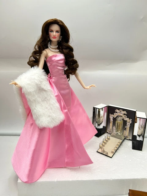 Barbie Looks Relookée OOAK – Corps Model Muse – Avec 3 Tenues – Mattel