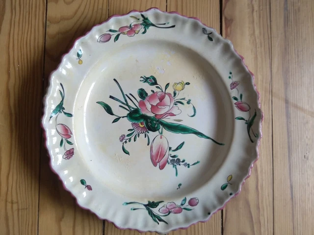 Ancien plat rond faïence Moustiers Ferrat XVIIIe siècle ? (1)