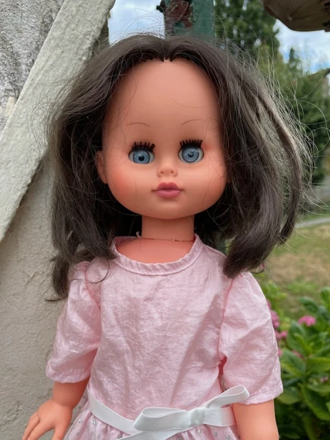 ANCIENNE BELLE POUPEE RAYNAL 1960-1970 yeux bleu dormeur avec cils, en