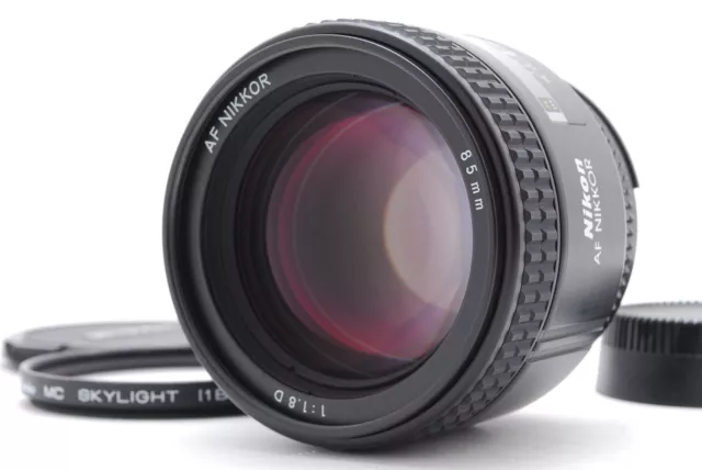 Nikon AF Nikkor 85mm f/1.8 D F Mount Portrait Lens w/Caps Filter S/N 402246 Mint
