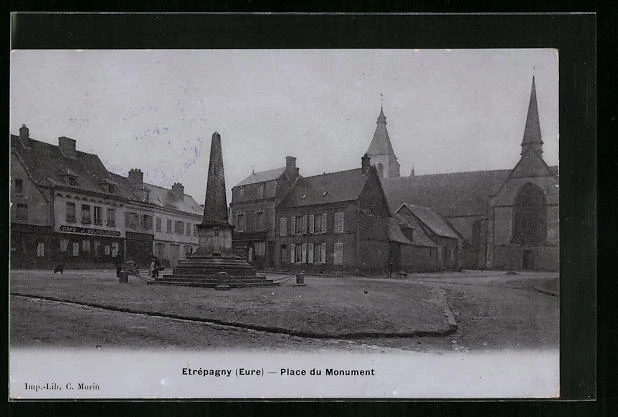 CPA Etrépagny, Place du Monument