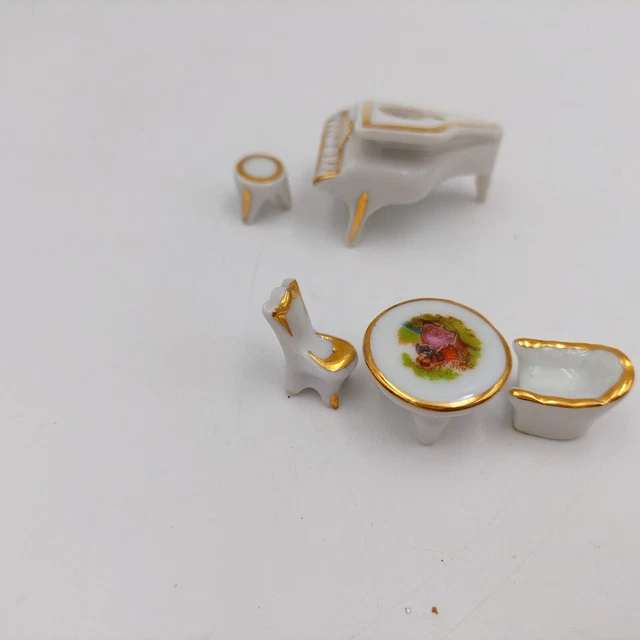 mobilier miniature en porcelaine de limoges