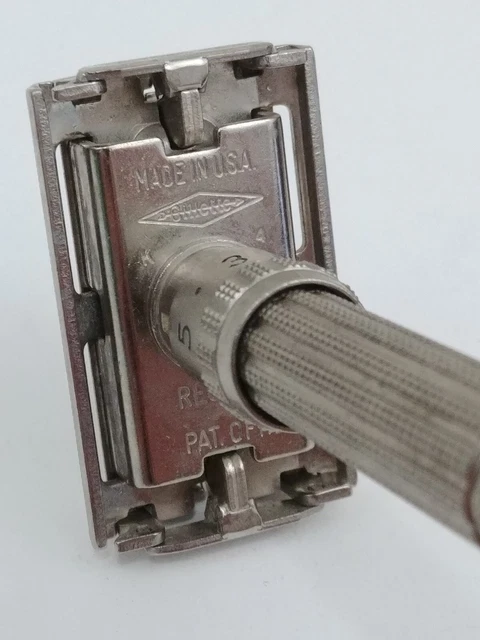 Vintage Gillette DE Safety Razor Slim Adjustable 1-9 TTO Twist Open USA K-4 1965 10