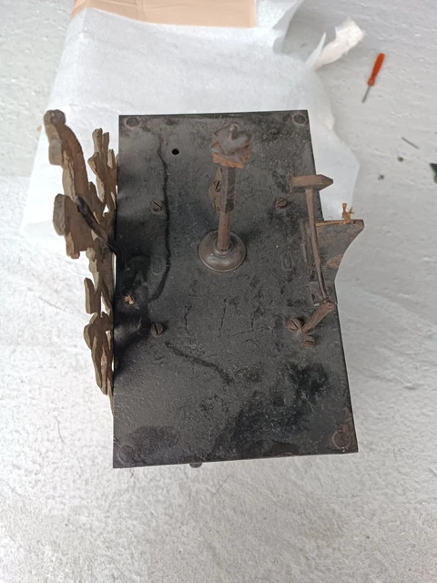 Ancien Mouvement Horloge Comtoise Le Coq Chantant Couthenans Avec Poids Et Clé – À Réviser Ou Pièces
