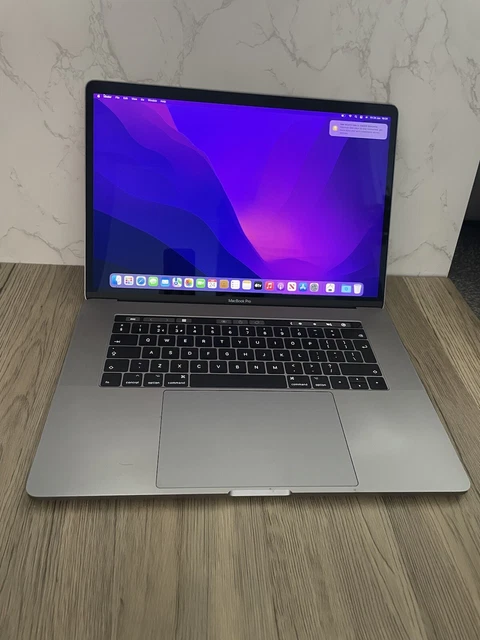 Apple MacBook Pro 15.4" (2017). Core i7 - 500GB SSD - 16GB RAM - A1707.