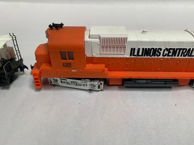 Vtg HO Tyco ICG Illinois Central Gulf Alco 430 Diesel Engine & Caboose (A12) 12