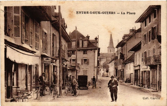 CPA Entre-Deux-GUIERS - La Place (583352)