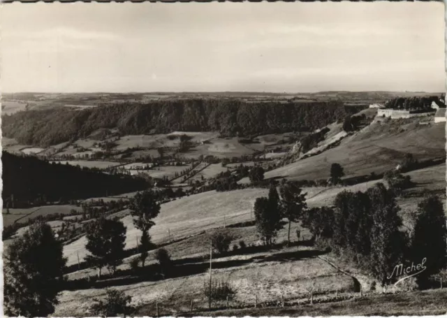 CPM Le Cantal Touristique - Route Touristique Mauriac (1117018)