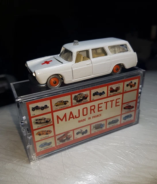 MAJORETTE PEUGEOT 404 BREAK N° 116 216 Made in France + BOITE
