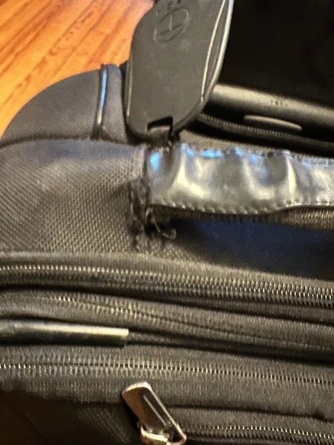 Tumi T-Tech Presidio Park 2-Wheel Carry-On Suitcase Bag USED 10
