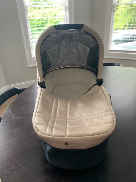 uppababy bassinet, white , infant, sun shade, rain shade , bug net