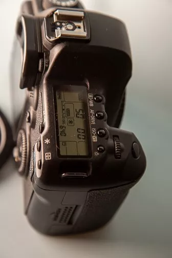 Canon EOS 5D Mark II 21.1 MP Digital SLR Camera Body (fully functional but read) 3