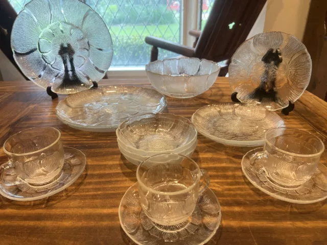 16 Piece Vintage Arcoroc France FLEUR Glassware|Plates|Cups|Saucers|Serving bowl