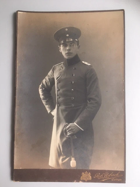 Kabinettfoto, Offiziersportrait, Regiment 222 (?), Foto-Atelier Urbach, Cöthen