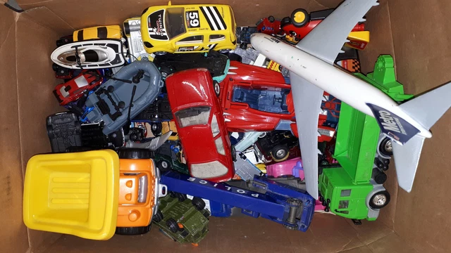 Lot De Petites Voitures, Camions, Avion... Jouets 