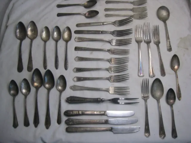 mixed lot 36 Silverplate utensils knives knife forks fork spoons spoon vintage b