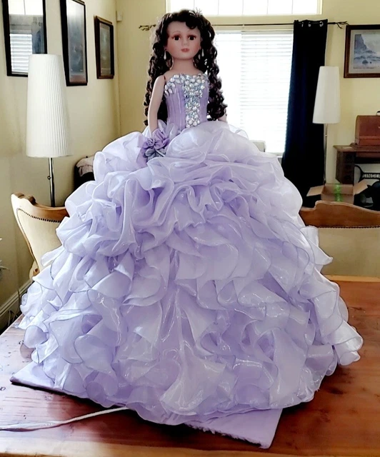 Umbrella quinceanera doll. 2 1/2 foot tall Umbrella quinceanera doll. 2 1/2 foot tall