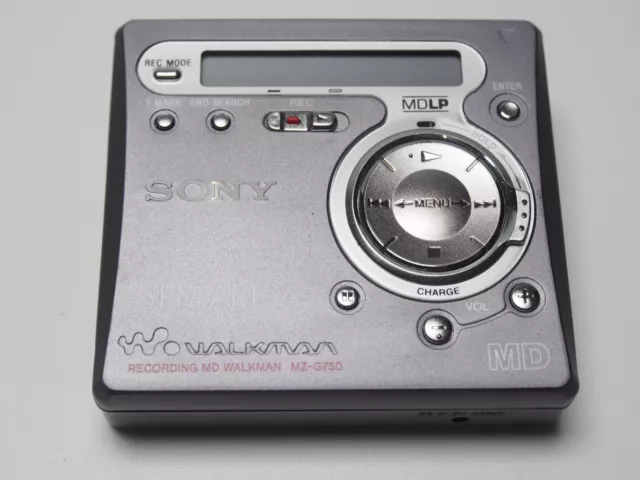 Sony MZ-G750 portable Minidisc recorder (2) without remote