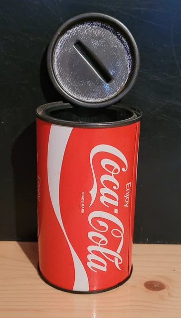 Coca Cola Spardose Aus Blech – Aufklappbar, Als Strohhalmhalter Nutzbar, 23 Cm Hoch