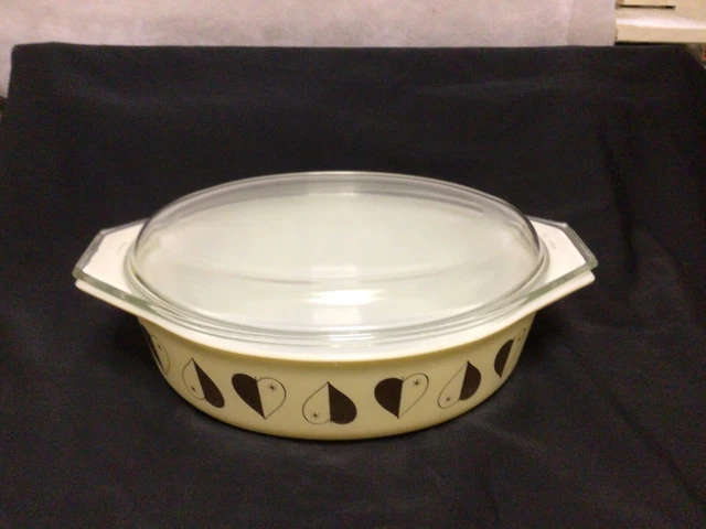 Vintage promotional "Golden Hearts" pyrex baking bowl with cover. 1958