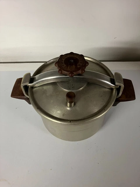 Cocotte-minute SEB 6L En Aluminium Inox Avec égouttoir - Ancien Modèle