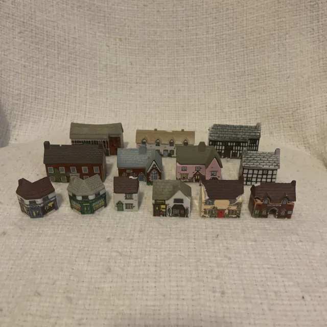 13 Wade England Village Whimsey on Why Porcelain House 14,18,20,22,15,23,9,10,13