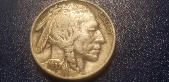 1937 P USA Buffalo Nickel 5 Cent Coin.