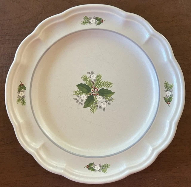PFALTZGRAFF CHRISTMAS HEIRLOOM Luncheon /Lunch Plate