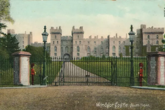 EARLY 1900's VINTAGE WINDSOR CASTLE, SOUTH FRONT POSTCARD - UNUSED - Frith's