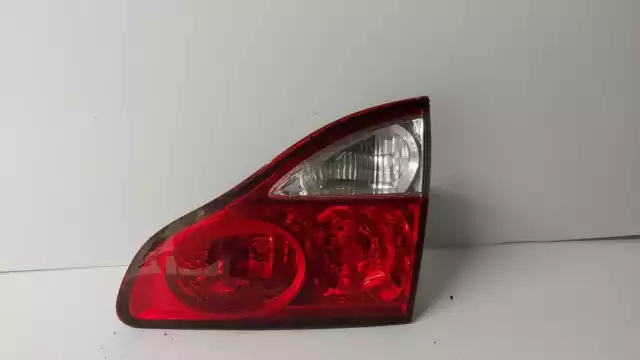 Toyota Avensis Verso 2004 54 Hinten Abseits Fahrer Seitenleuchte Innenkofferraumlampe