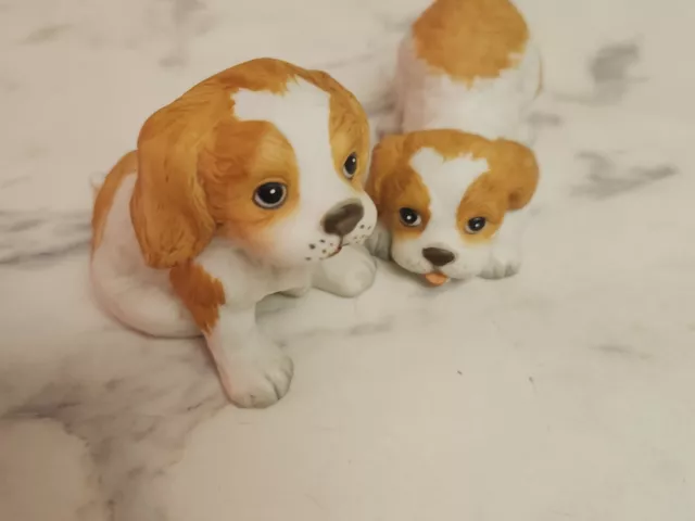 Homco Spaniel Puppies Ceramic Pair Of Dog Figurines Seated Playful White Beige