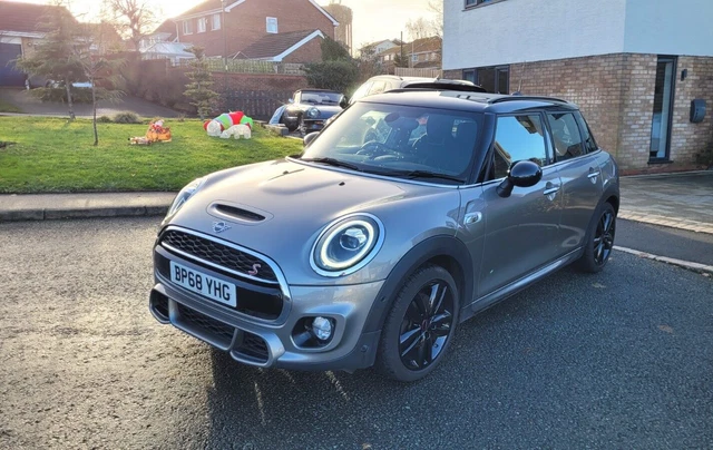 Mini Cooper S Sport 2 pano roof, sat nav, manual, heated seats, rear camera
