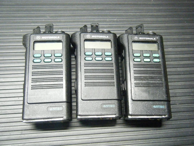 (3) Motorola Astro Saber Portable Radios Qty Of 3 Model H04Ucf9Pw7An 800 Mhz (3) Motorola Astro Saber Portable Radios Qty Of 3 Model H04Ucf9Pw7An 800 Mhz
