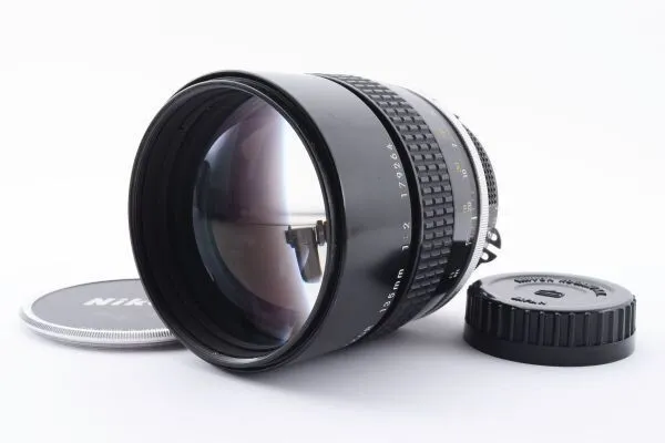 [Near MINT] Nikon Ai Nikkor 135mm f2 MF Telephoto Portrait Lens From Japan