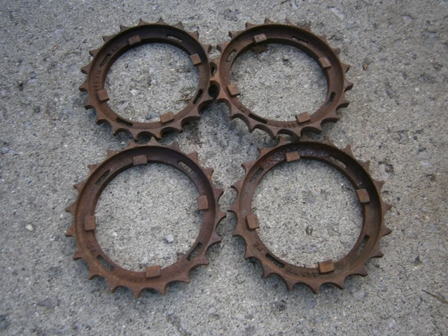 Massey Ferguson Cast Iron Planter Plates M2 443 516   Grain Bean Seed Hoe Disc
