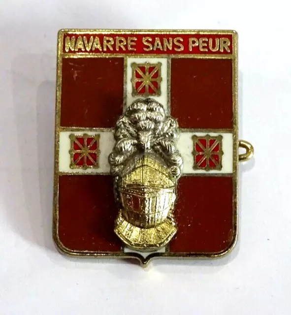 Insigne  5° Régiment d'Infanterie Navarre sans peur G 2809. Attache horizontale