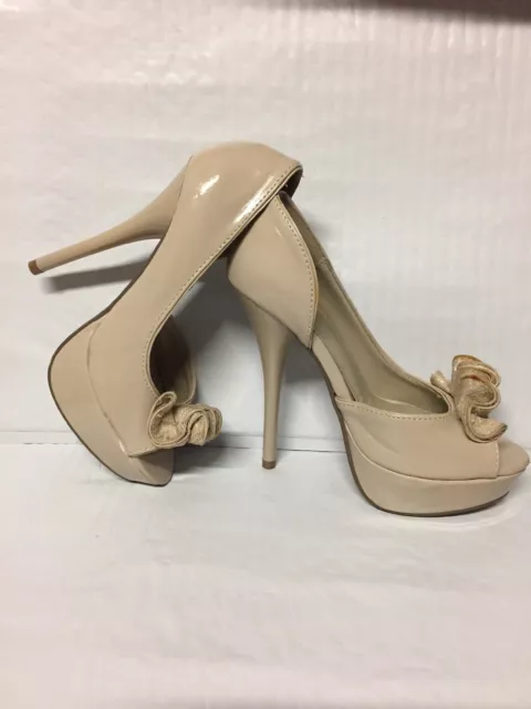 Speed Limit 98 Beige Tan Size 5.5 Open Toe Bow Stilettos Heels 668018