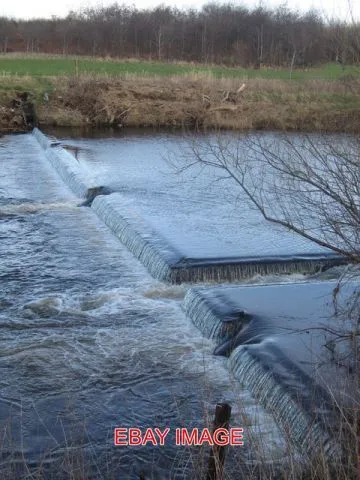 Photo  Weir On The River Irvine 2007