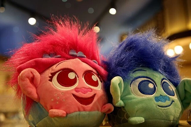 NEW DREAMWORKS TROLLS Poppy Branch Snuggles Plushies Singapore