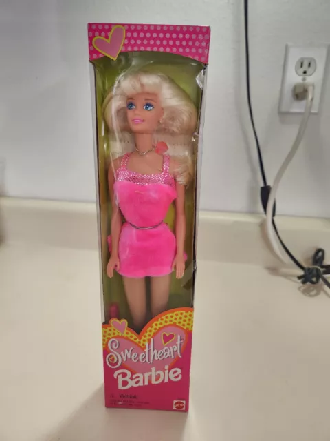 VTG Mattel 1997 Sweetheart Barbie Doll 18608 NIB Sealed - Pink Heart Necklace
