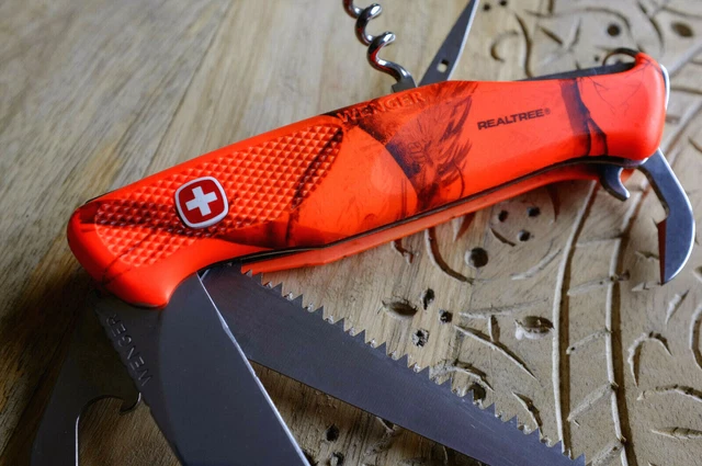 RARE WENGER NEW Ranger 55 Realtree AP Blaze couteau suisse sak