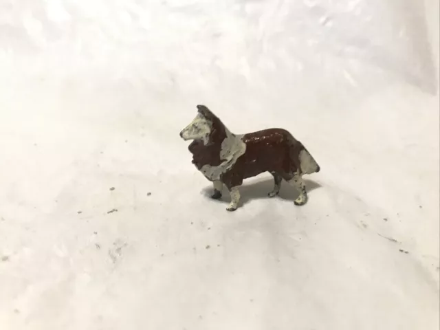 VINTAGE 1950’s BRITAINS LEAD METAL BROWN AND WHITE COLLIE FIGURINE MINIATURE