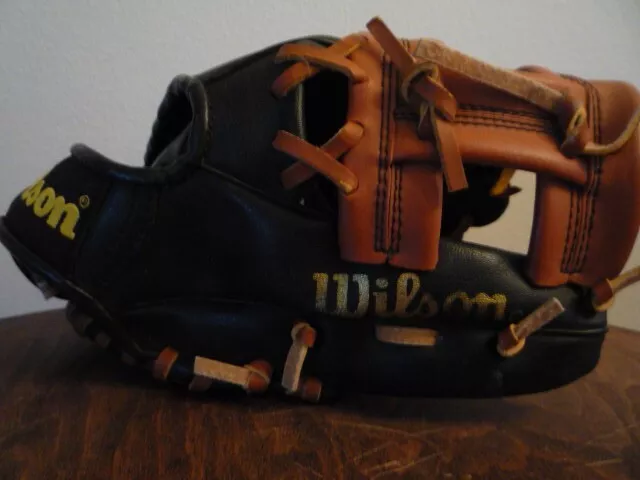 Wilson T-Ball Model A2291 AS1 Youth Black Baseball Glove Mitt Right Hand Throw